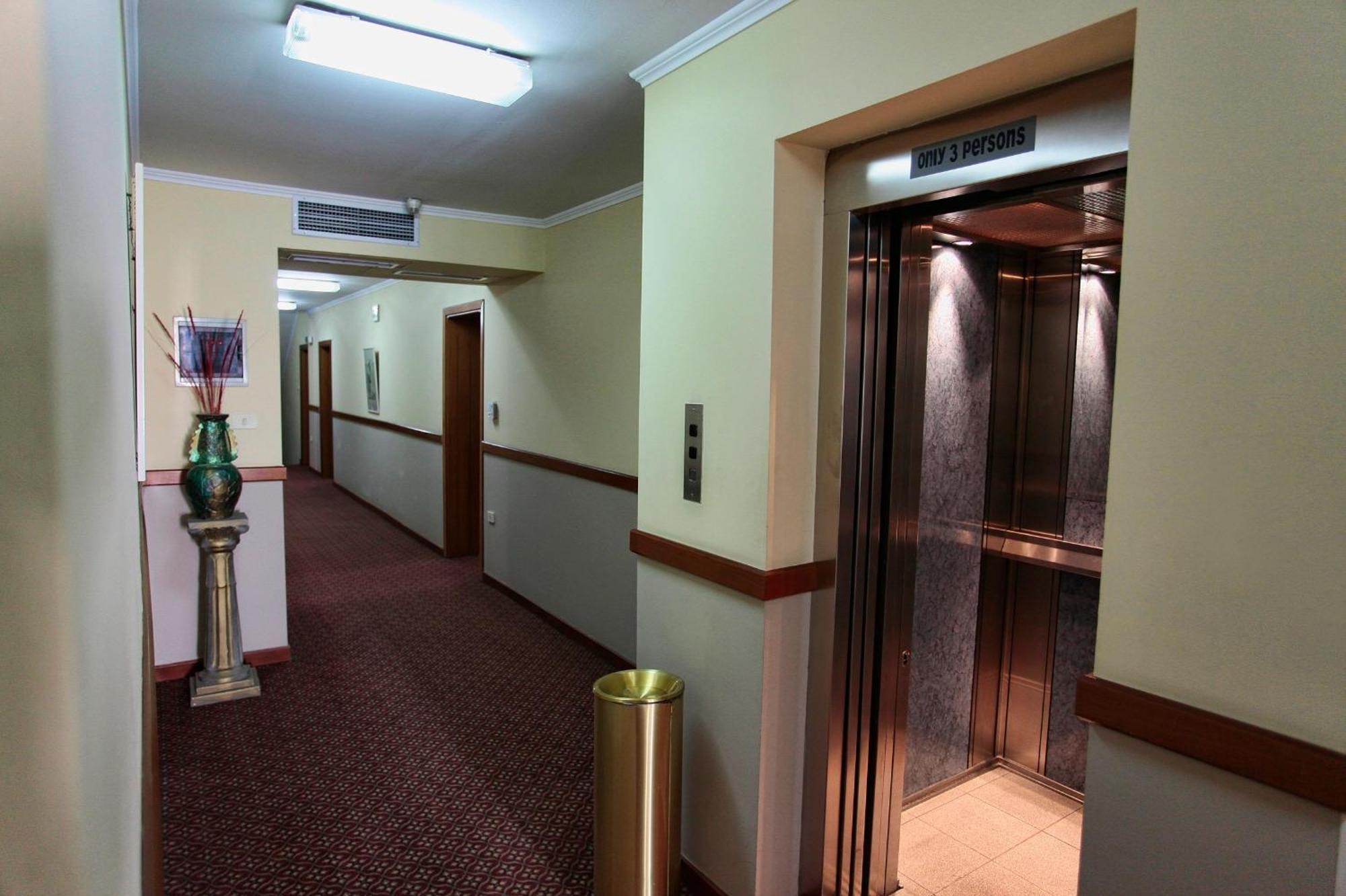 Hotel Regency Görice Dış mekan fotoğraf