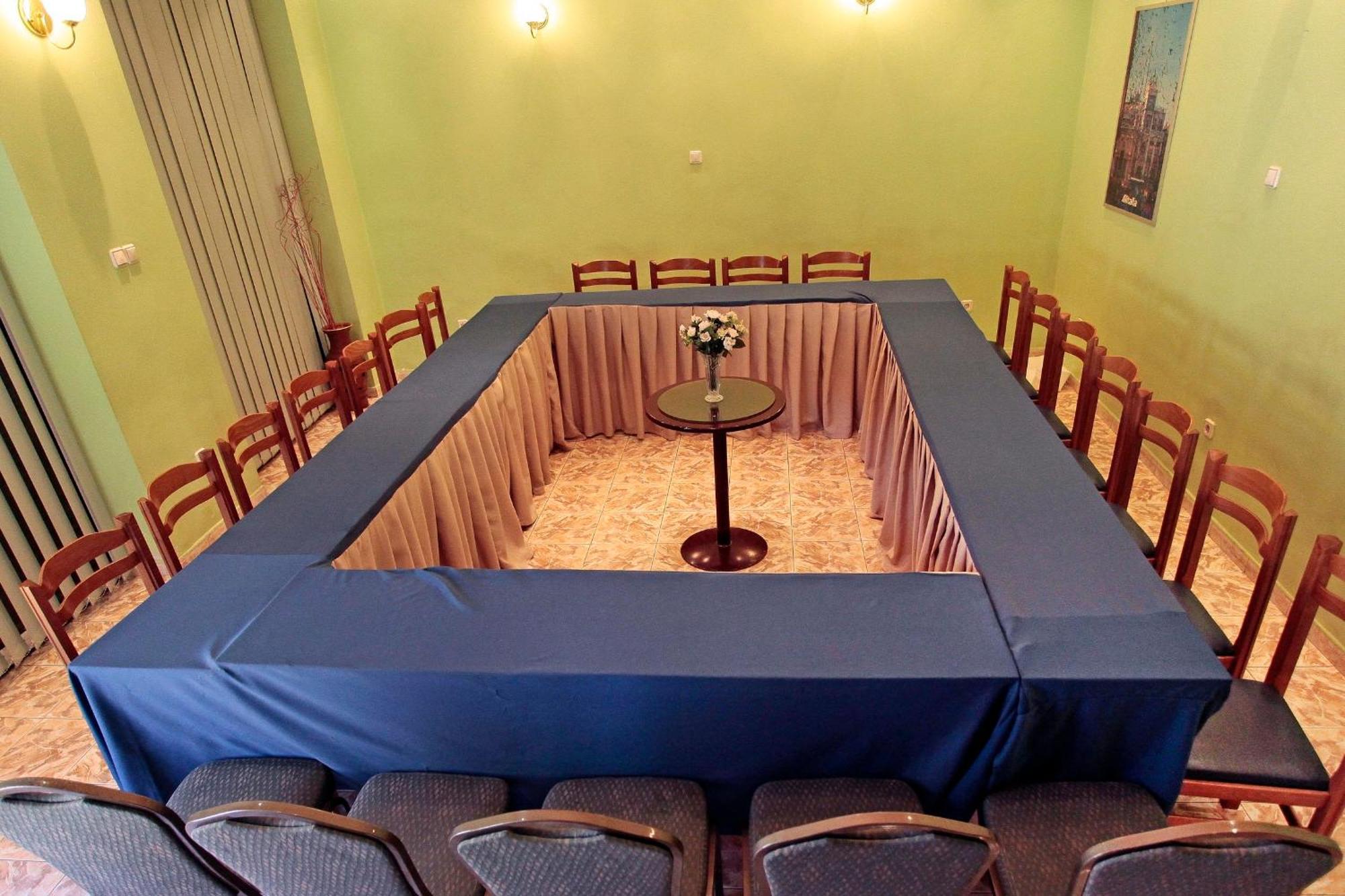 Hotel Regency Görice Dış mekan fotoğraf