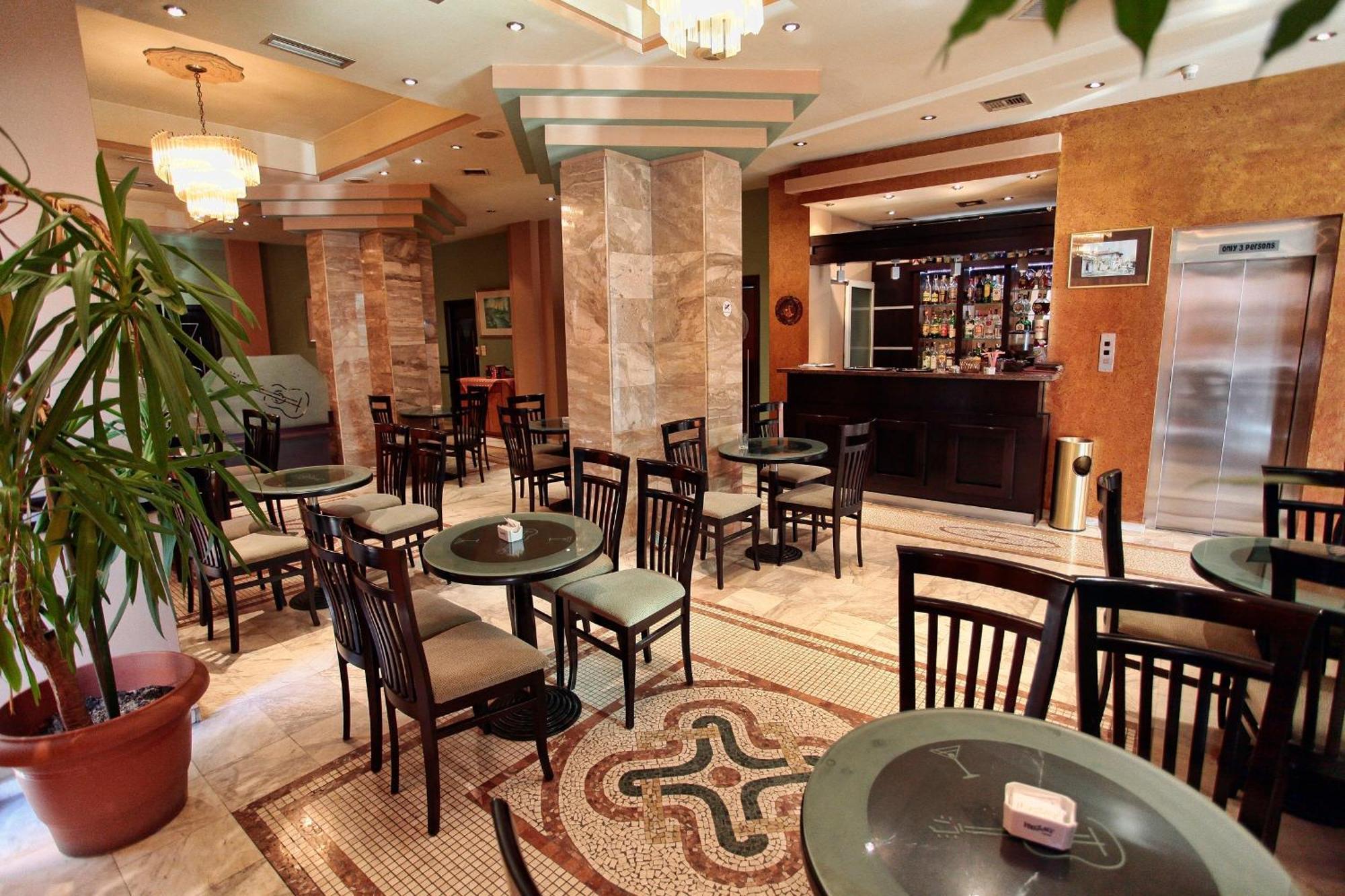 Hotel Regency Görice Dış mekan fotoğraf